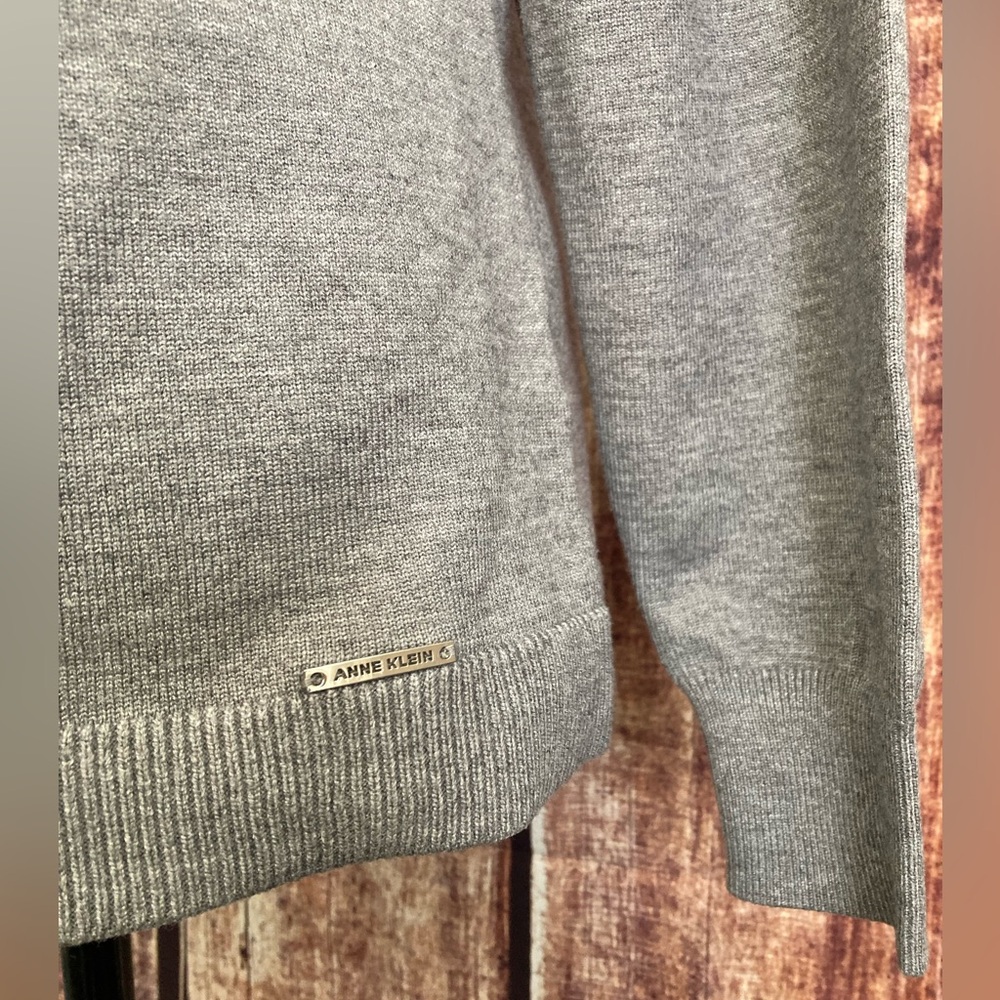 Anne Klein | NWT Women’s Off -Shoulder Style Heather Gray/Ivory Sweater - Picture 3 of 8